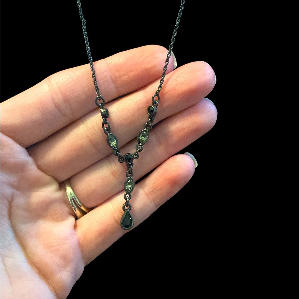 Classy teardrop necklace